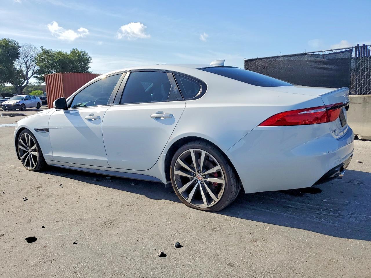 2016 Jaguar Xf S - Фото 2