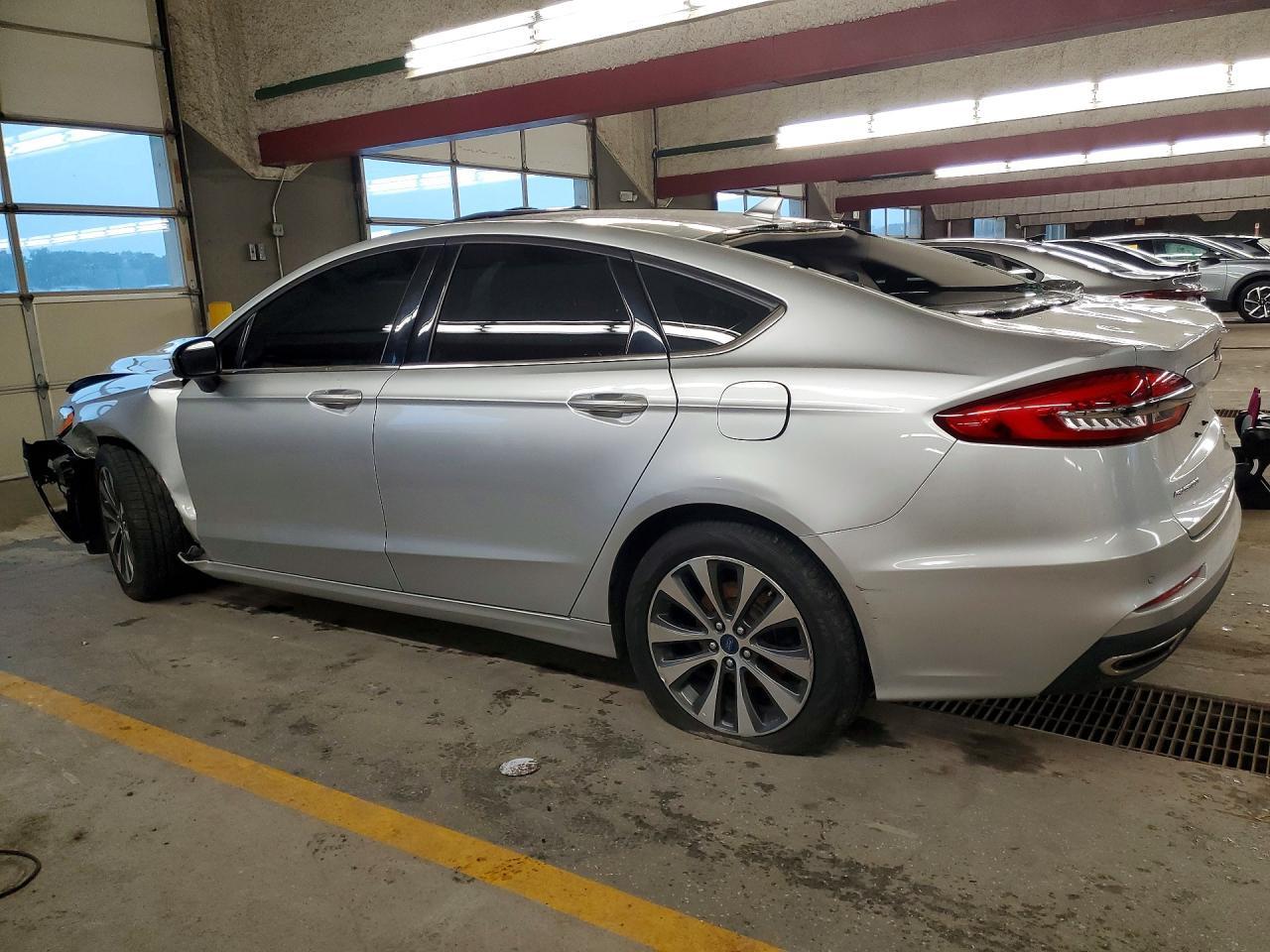 2019 Ford Fusion Se - Фото 2