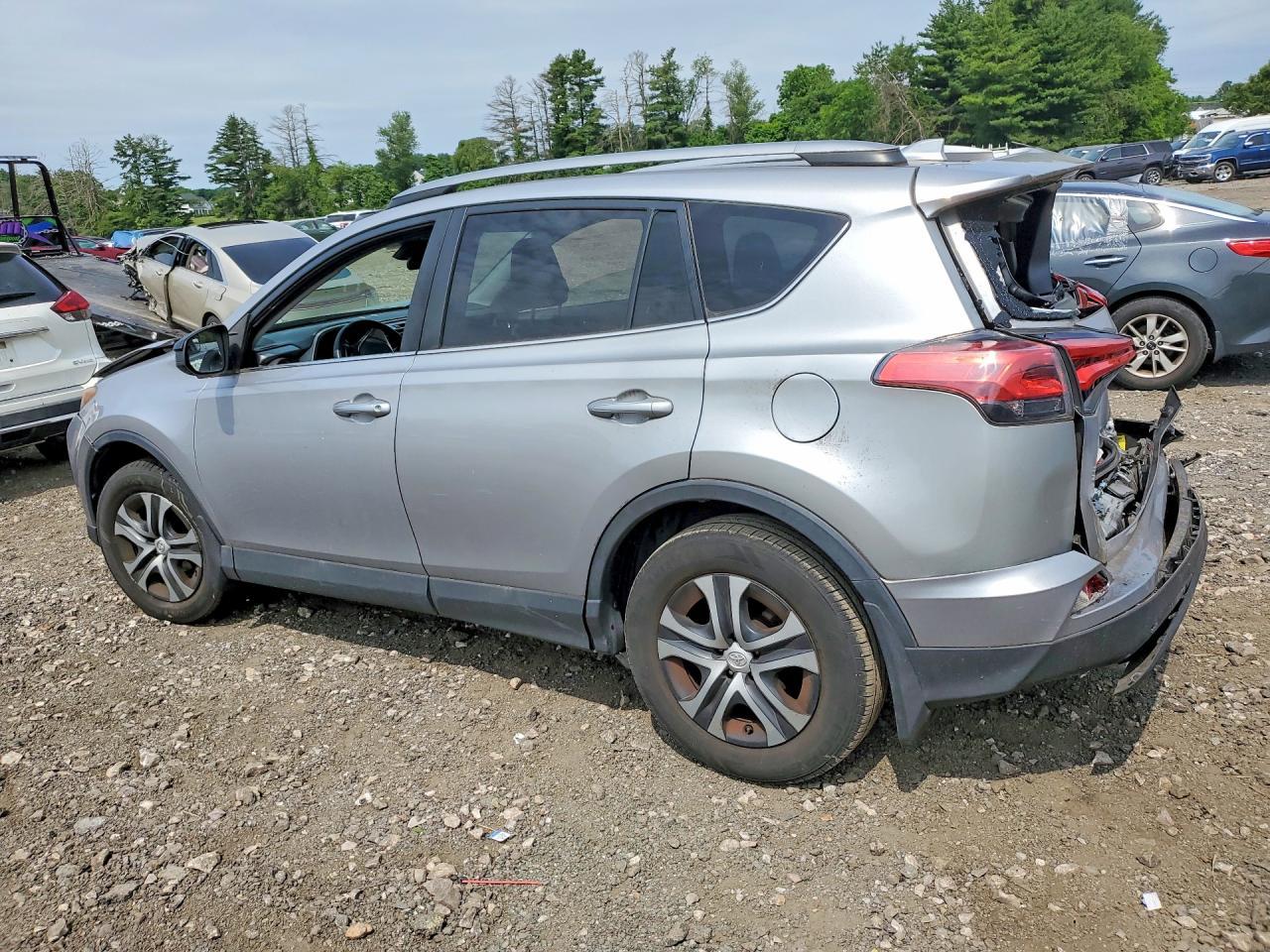 2017 Toyota Rav4 Le - Фото 2