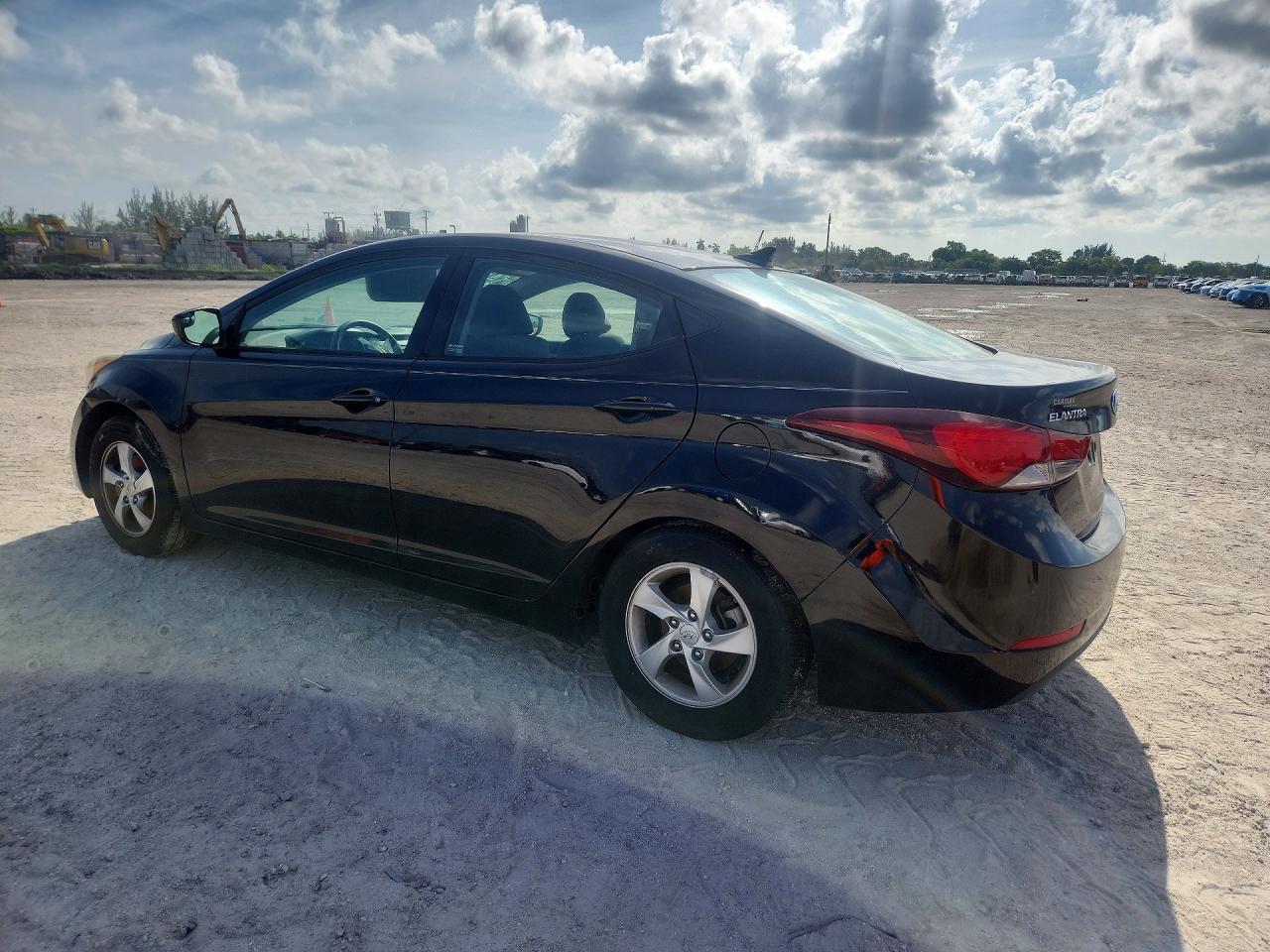 2014 Hyundai Elantra Se - Фото 2