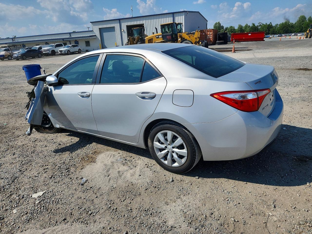 2015 Toyota Corolla Le - Фото 2