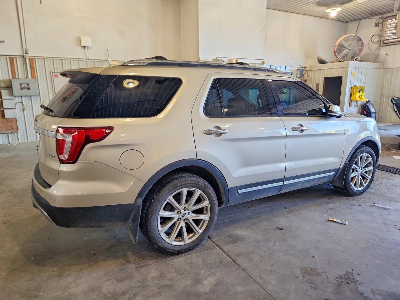 2017 Ford Explorer Limited - Image 3