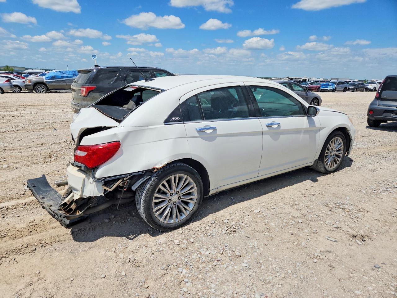 2011 Chrysler 200 Limited - Фото 3