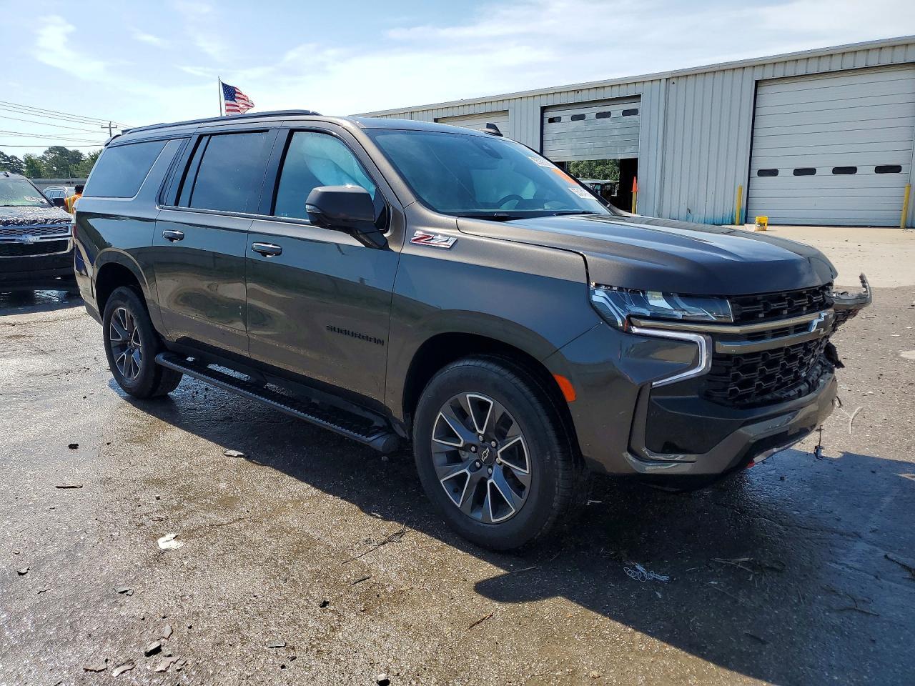 2021 Chevrolet Suburban K1500 Z71 - Image 4