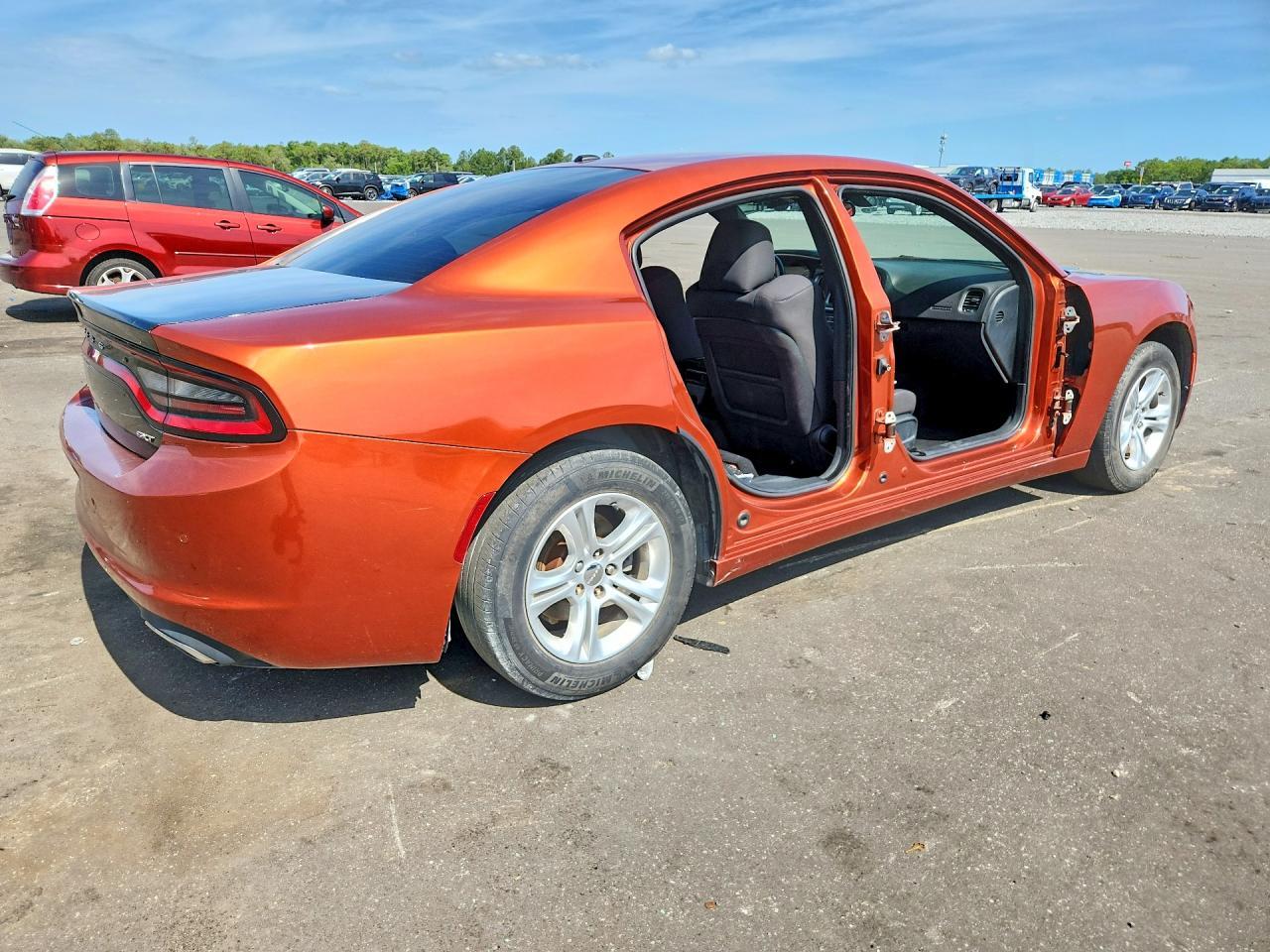2020 Dodge Charger Sxt - Фото 3