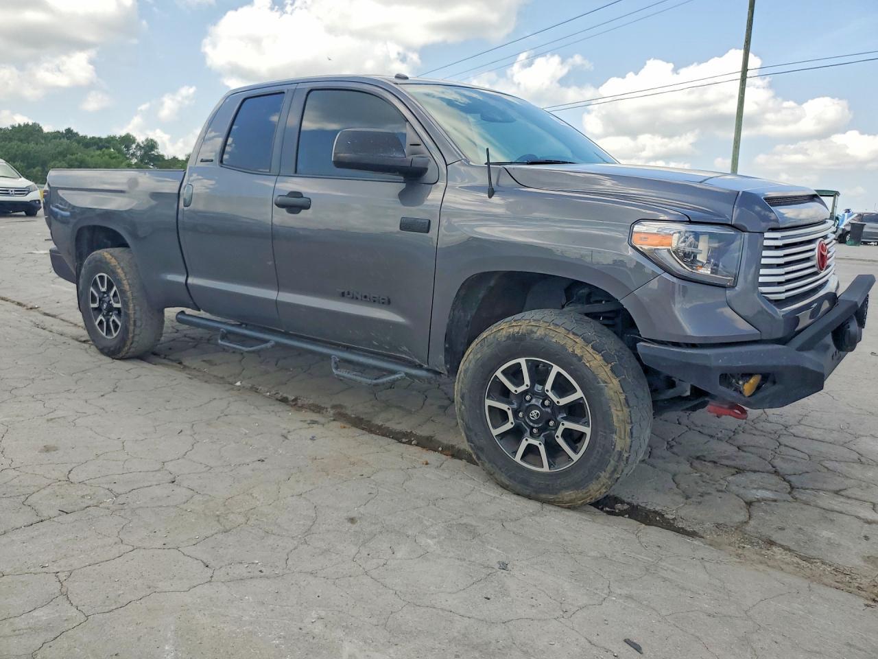 2016 Toyota Tundra Double Cab Limited - Фото 4