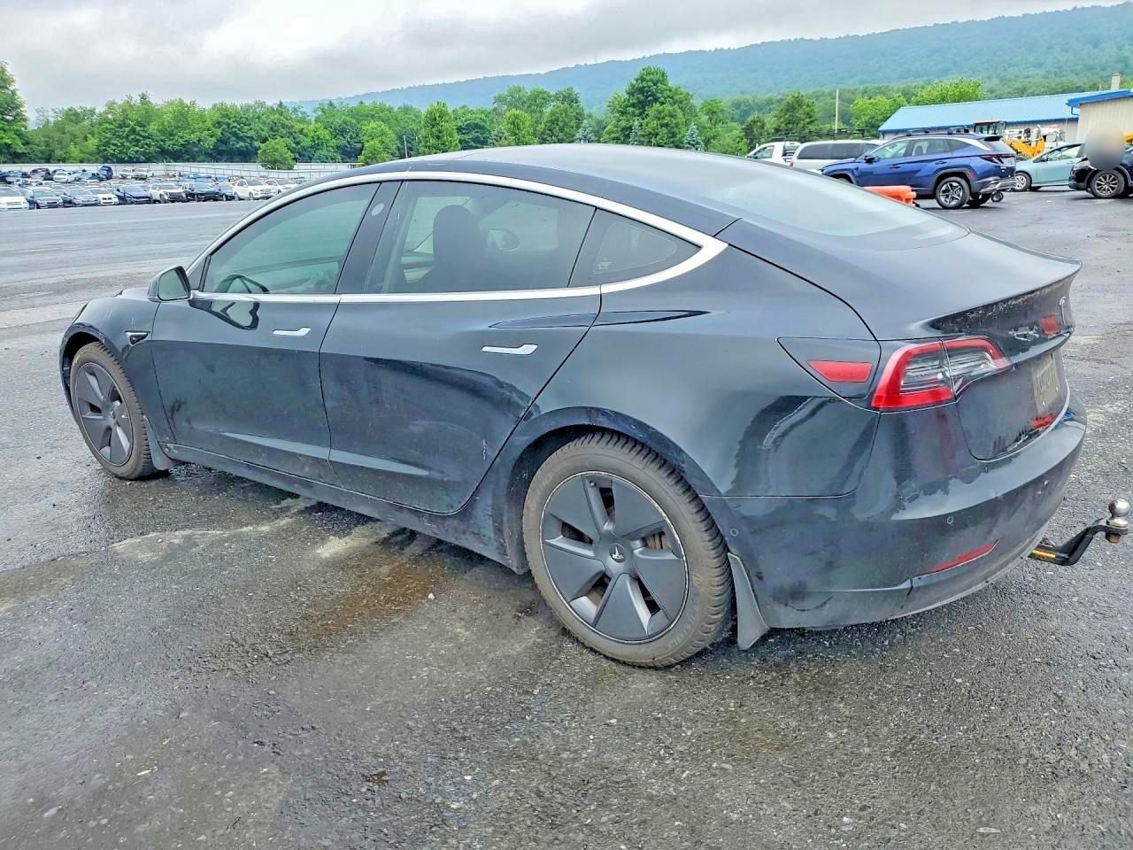 2018 Tesla Model 3 - Фото 2