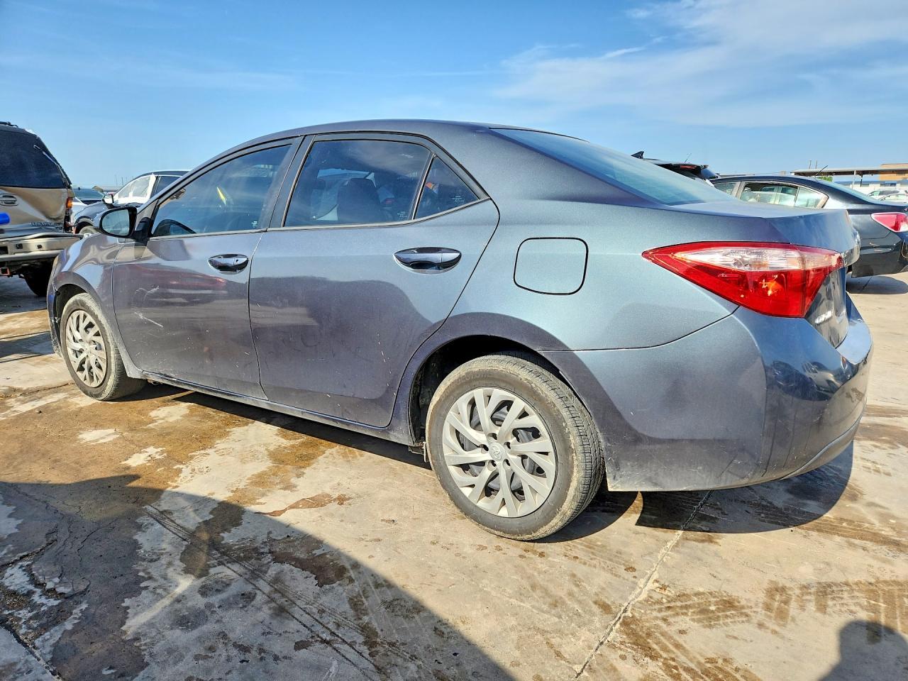 2017 Toyota Corolla Le - Фото 2