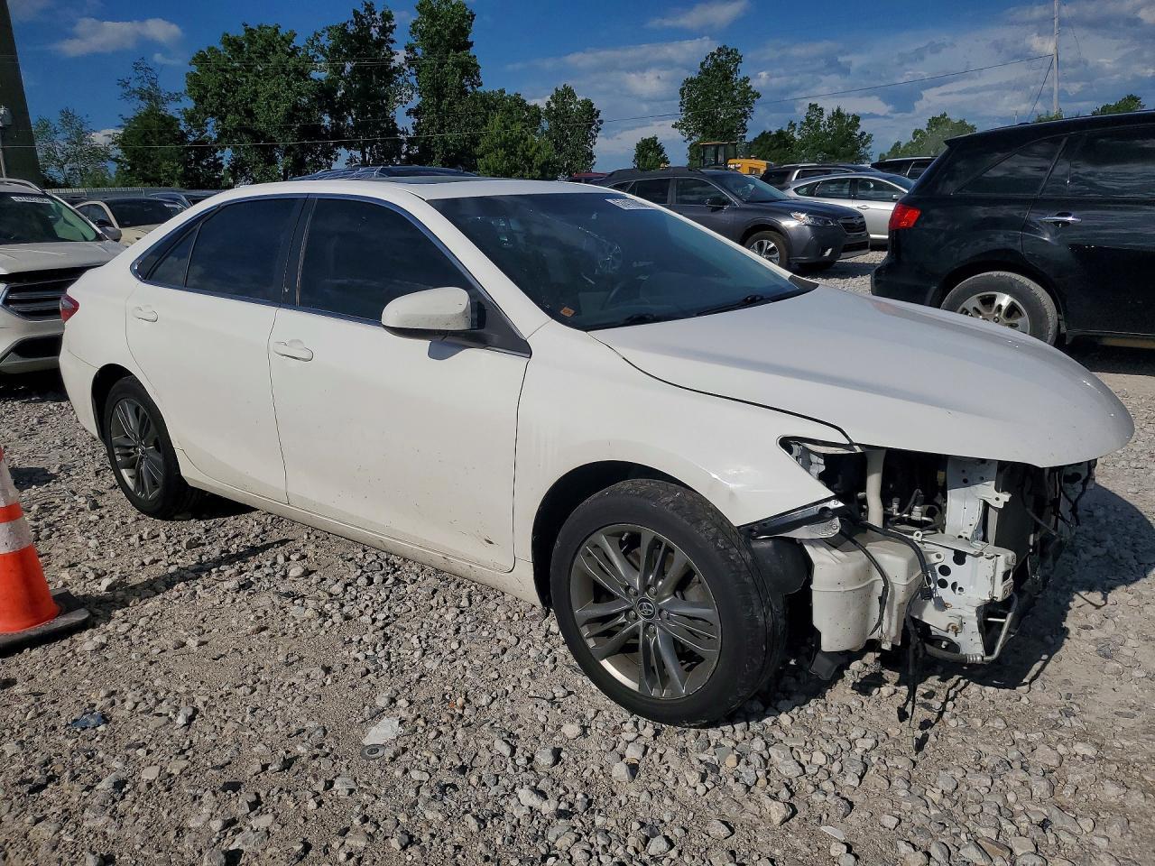 2017 Toyota Camry Se - Image 4