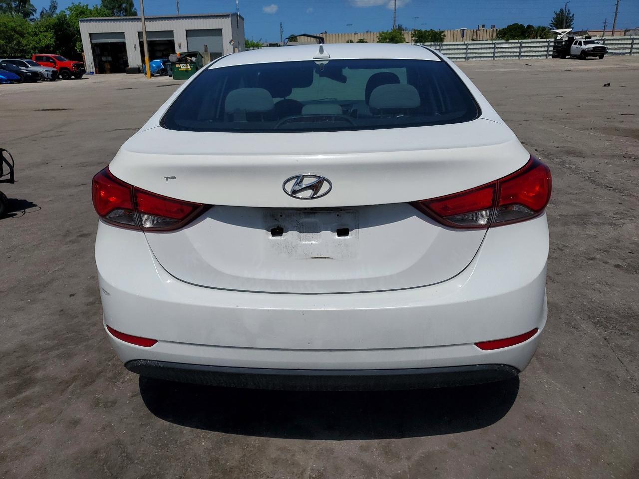 2016 Hyundai Elantra Se - Фото 6