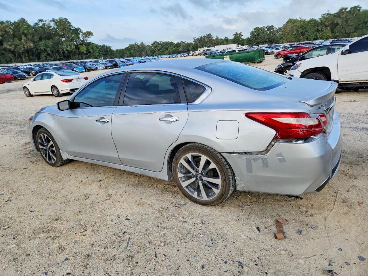 2016 Nissan Altima 2.5 Sr - Image 2