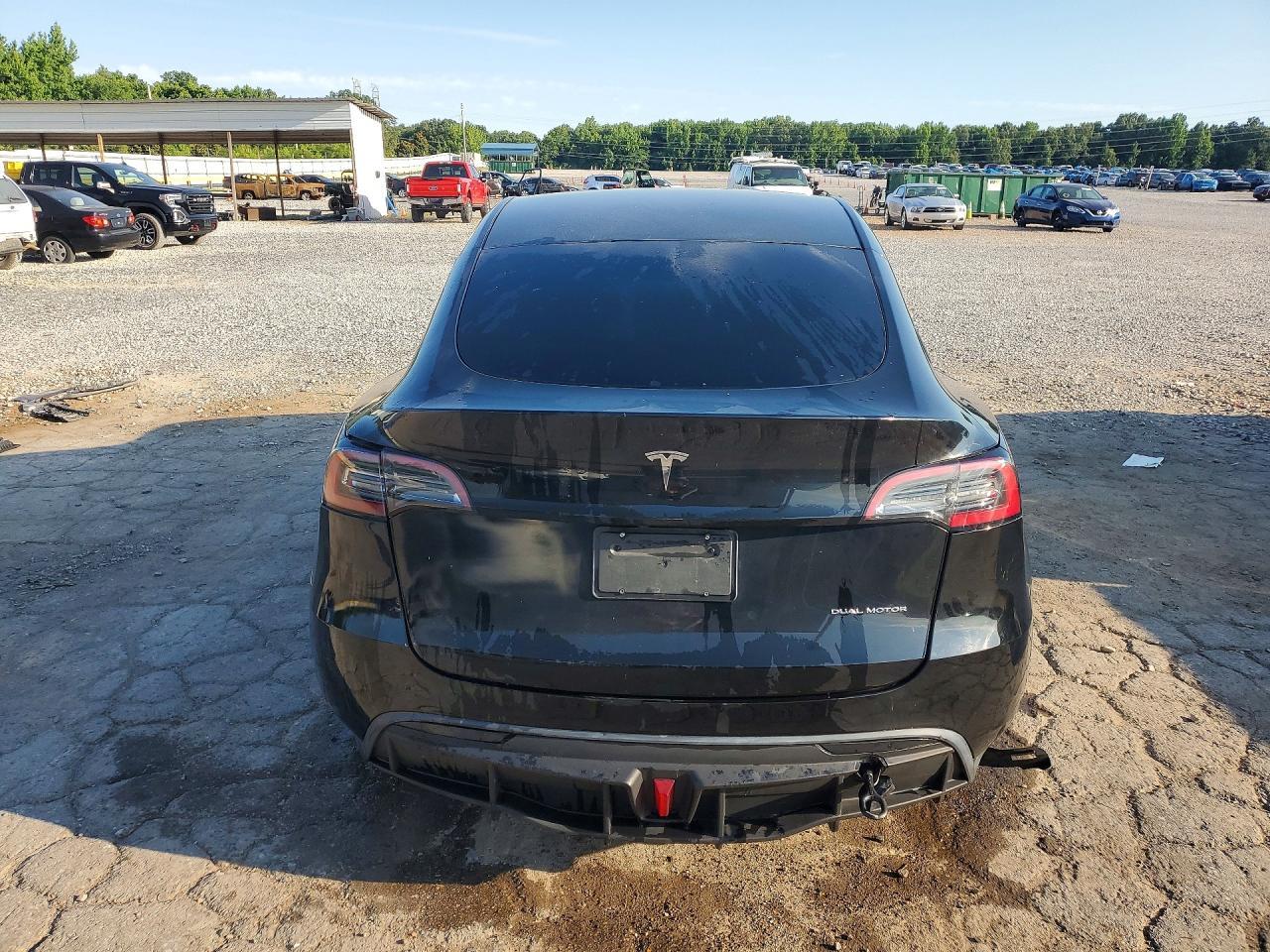 2023 Tesla Model Y - Image 6