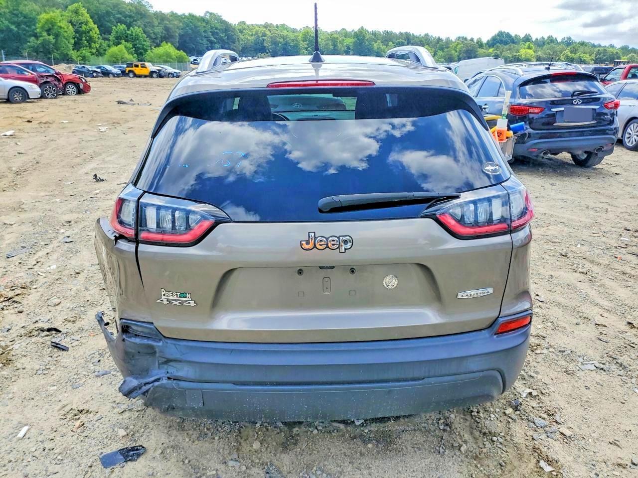 2019 Jeep Cherokee Latitude Plus - Image 6