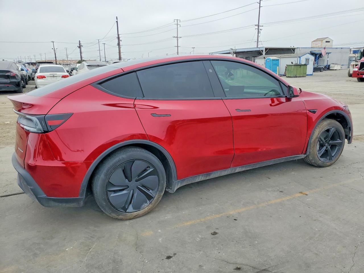 2026 Tesla Model Y - Фото 3