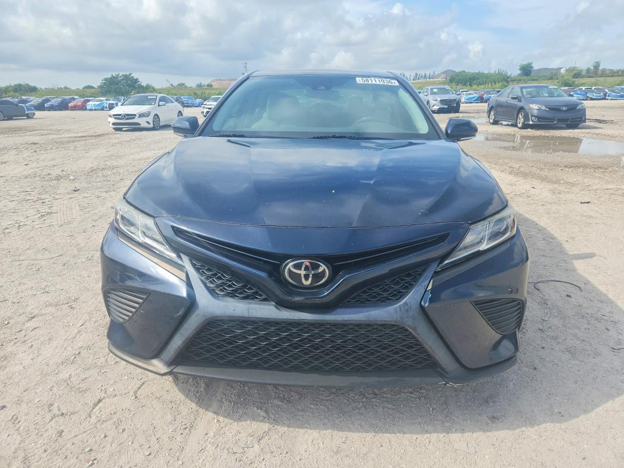 2019 Toyota Camry Se - Image 5