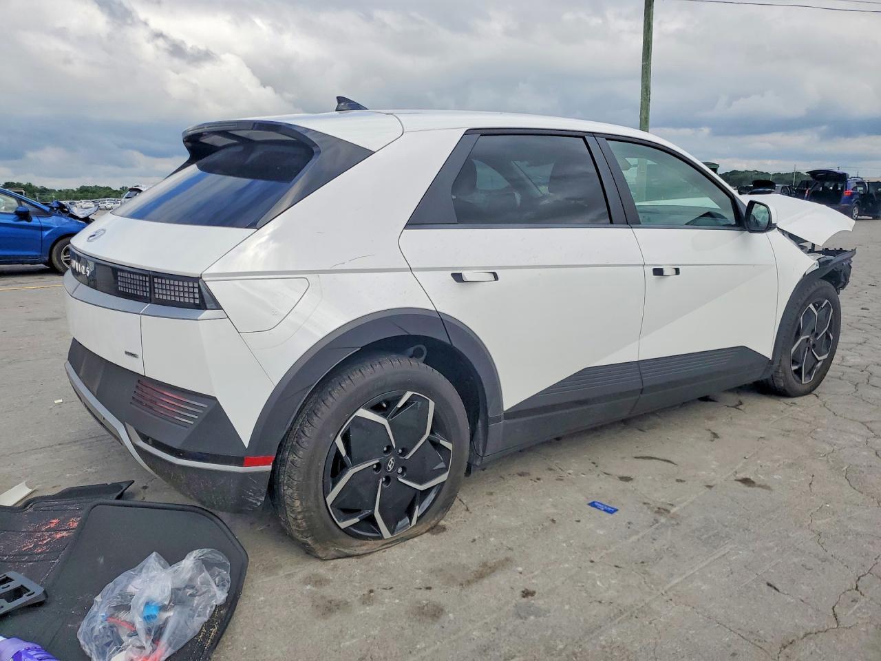 2024 Hyundai Ioniq 5 Se - Image 3