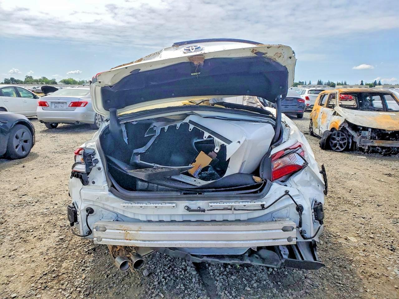 2024 Toyota Camry Hybrid Base - Фото 6