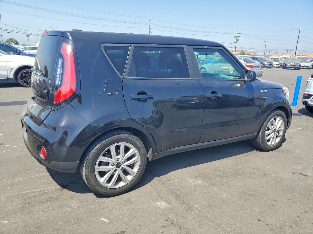 2018 Kia Soul + - Image 3