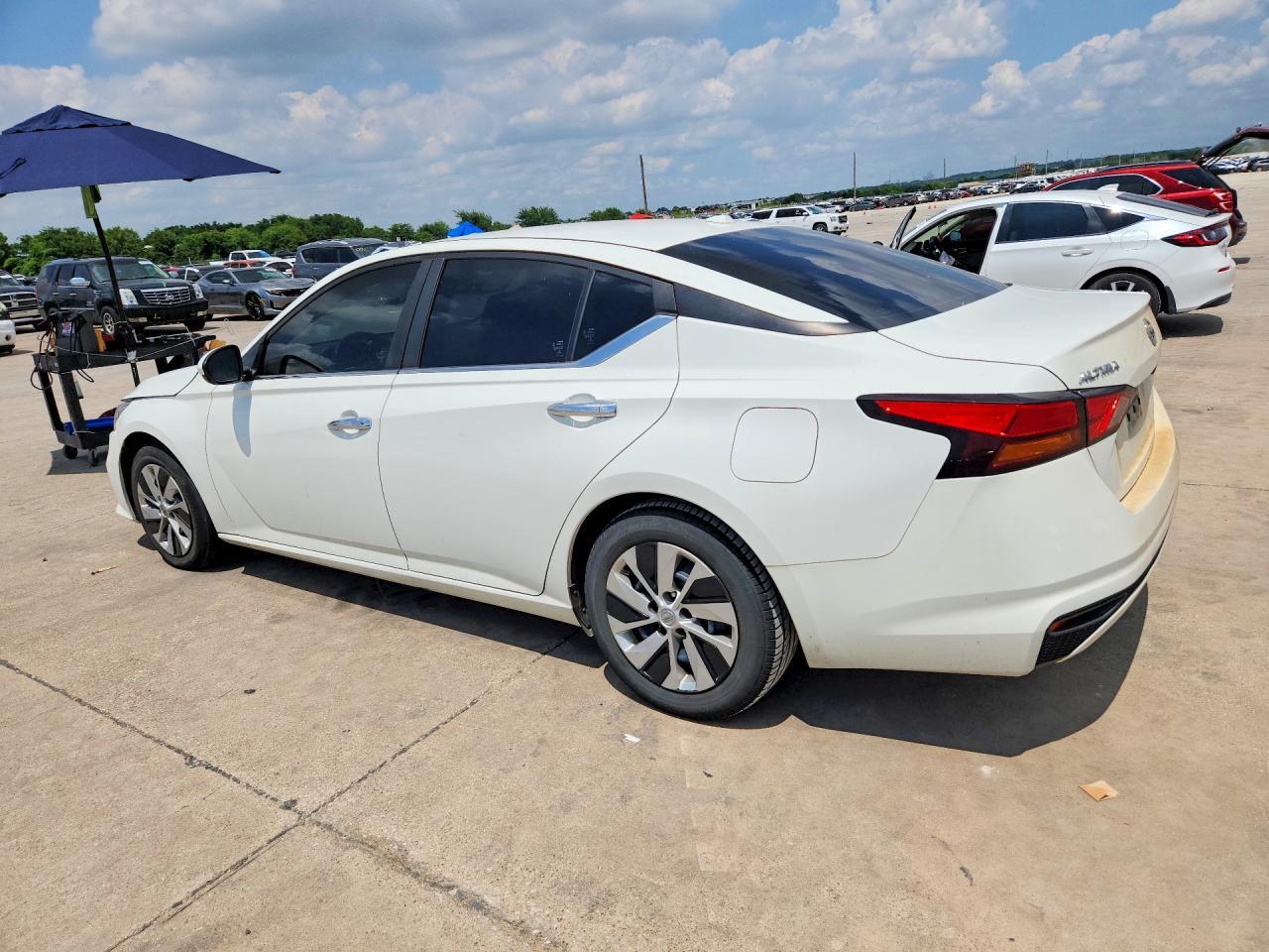 2019 Nissan Altima S - Фото 2