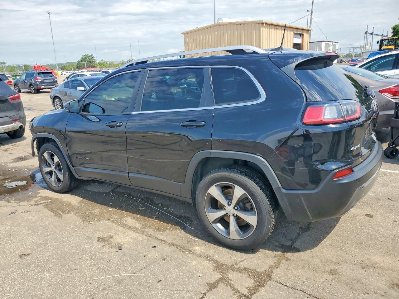 2019 Jeep Cherokee Limited - Image 2