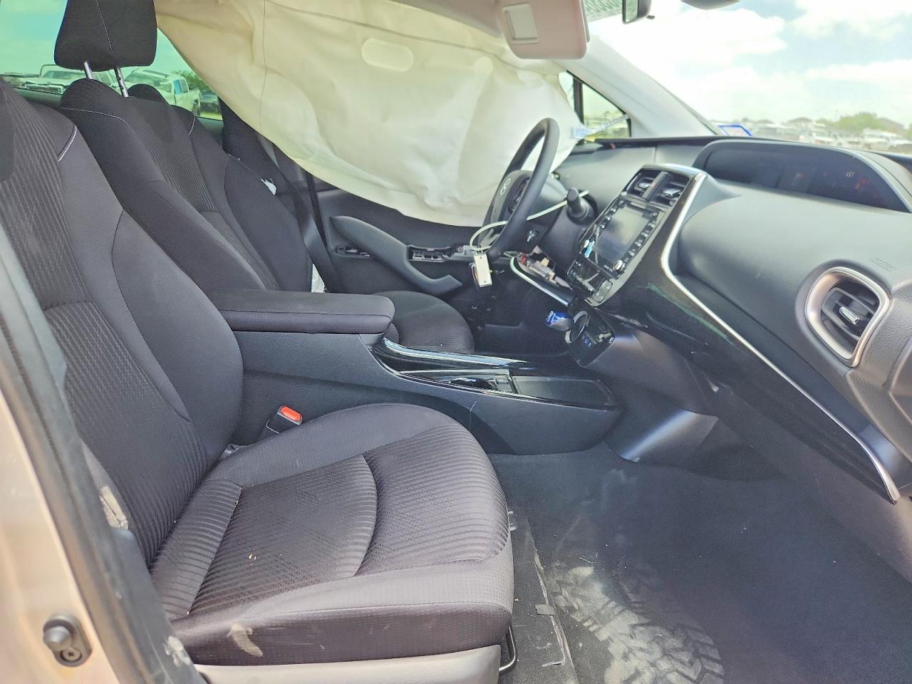 2022 Toyota Prius Prime Le - Фото 7