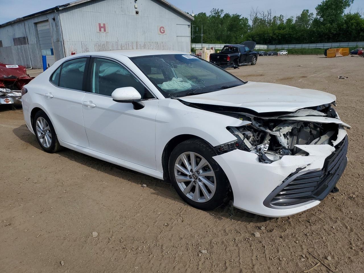 2023 Toyota Camry Le - Фото 4
