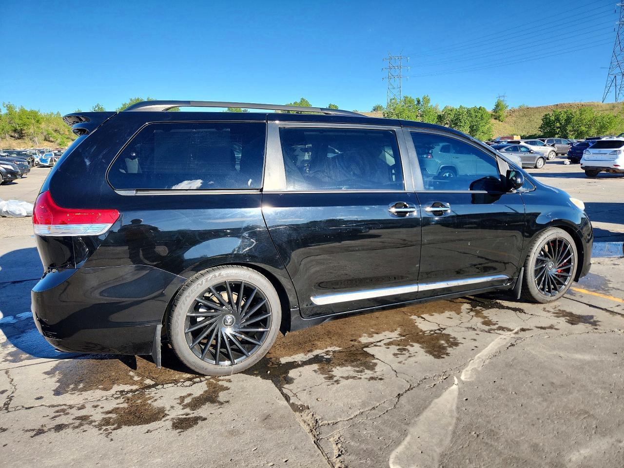 2011 Toyota Sienna Limited 7-Passenger - Фото 3