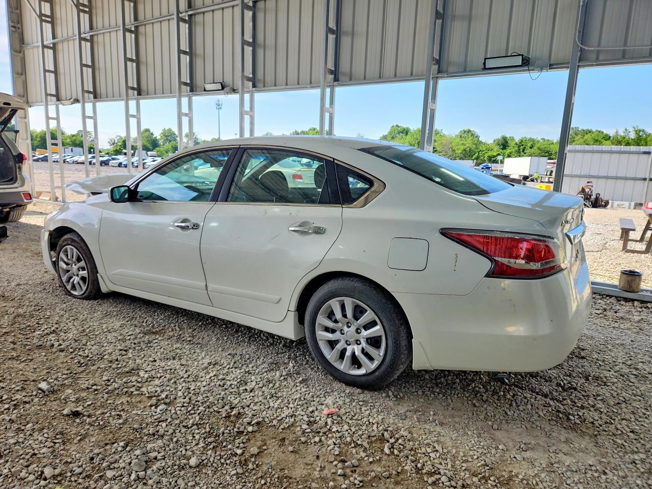 2014 Nissan Altima - Image 2