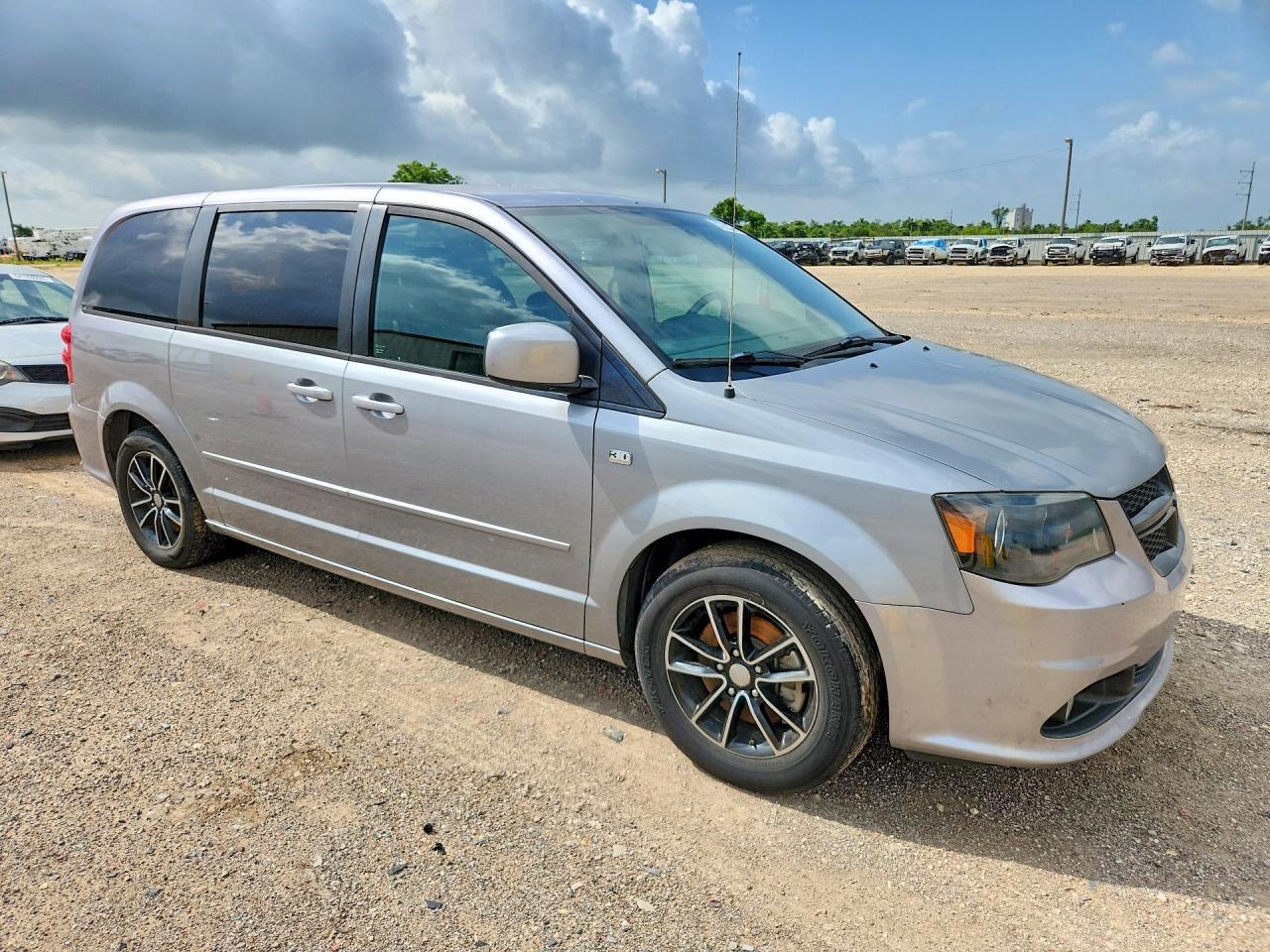 2014 Dodge Grand Caravan Sxt - Image 4