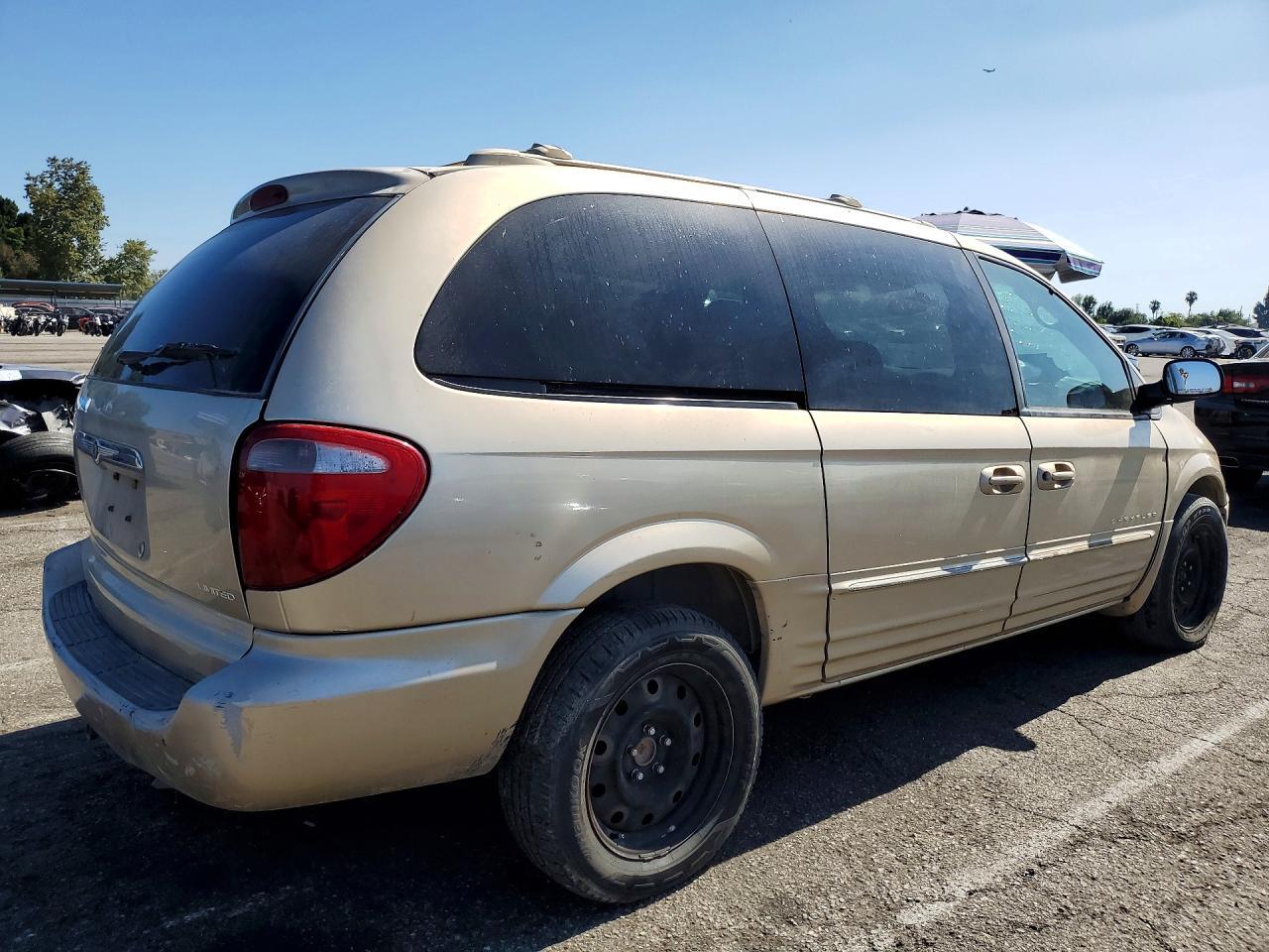 2001 Chrysler Town & Country Limited - Фото 3