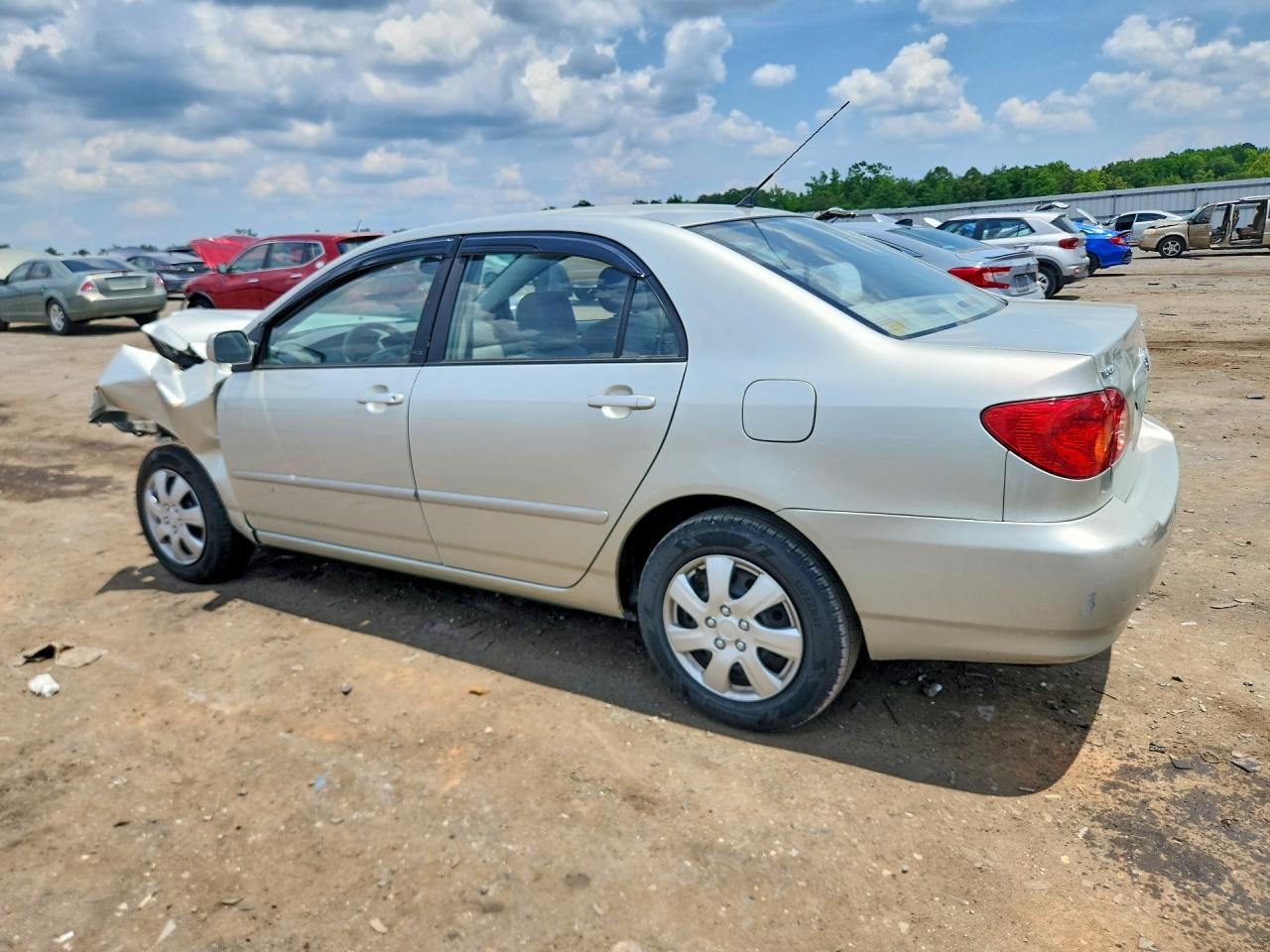 2004 Toyota Corolla Le - Image 2