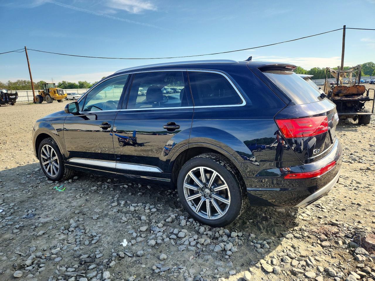 2017 Audi Q7 Premium Plus - Image 2