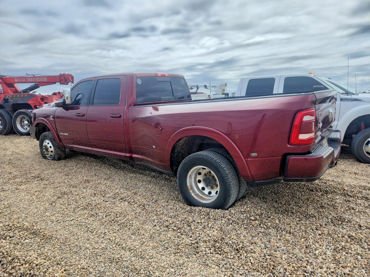 2021 Ram 3500 Laramie - Фото 2