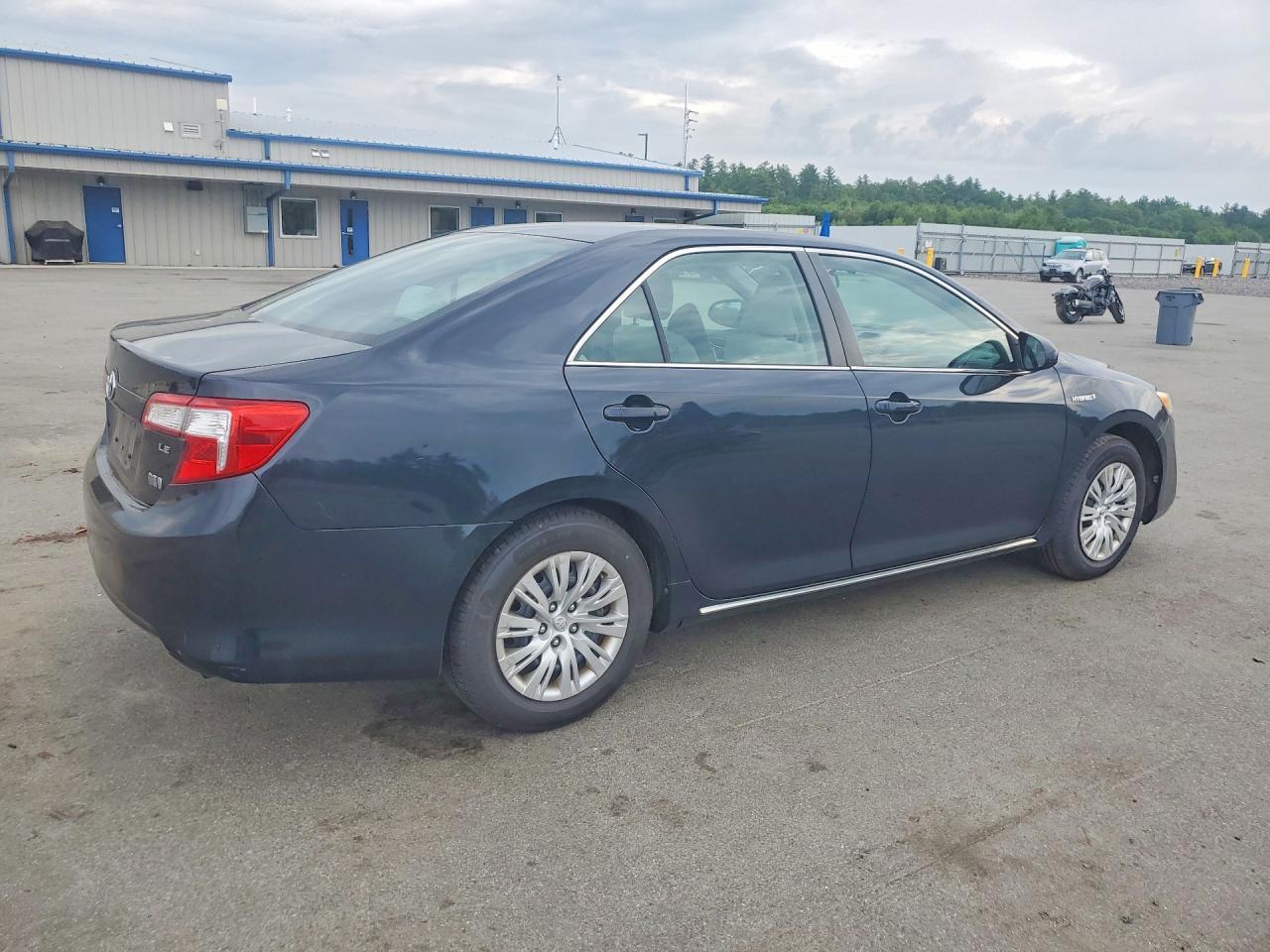 2014 Toyota Camry Hybrid Le - Фото 3