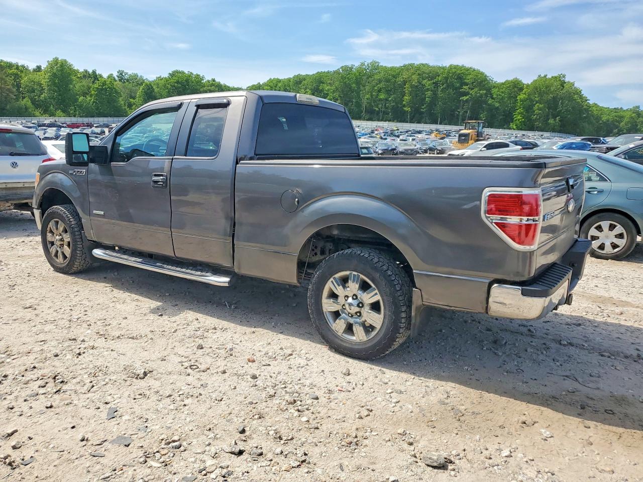 2011 Ford F150 Super Cab - Фото 2
