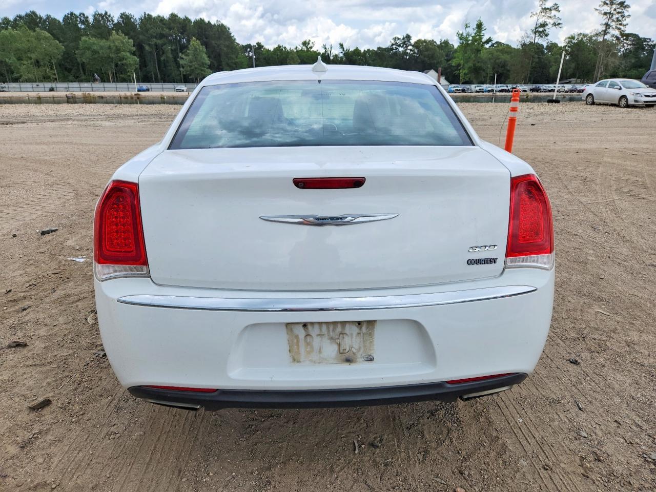 2018 Chrysler 300 Limited - Фото 6