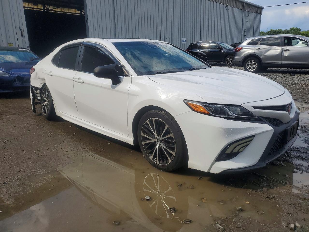2018 Toyota Camry Se - Фото 4