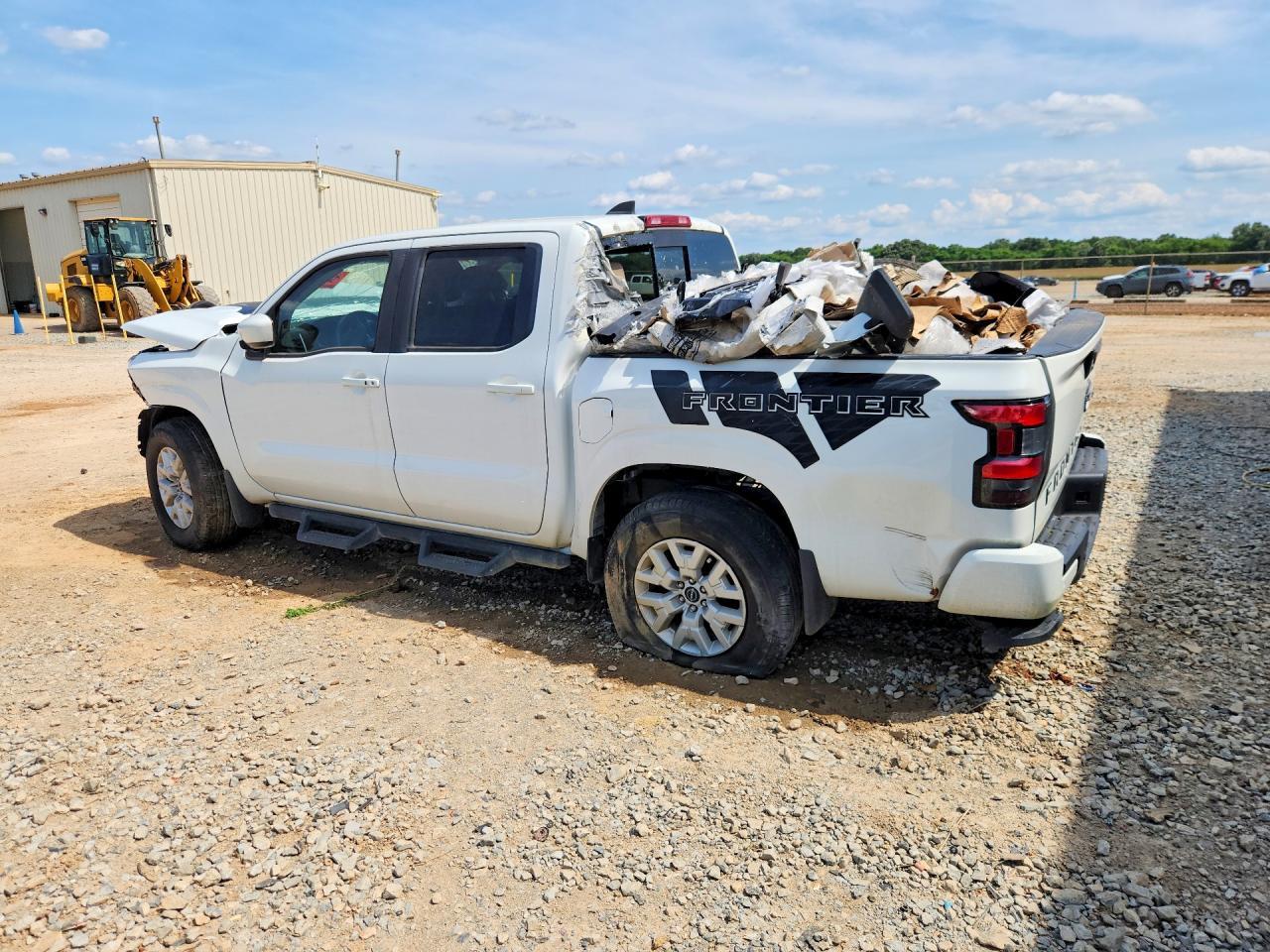 2022 Nissan Frontier Sv - Image 2