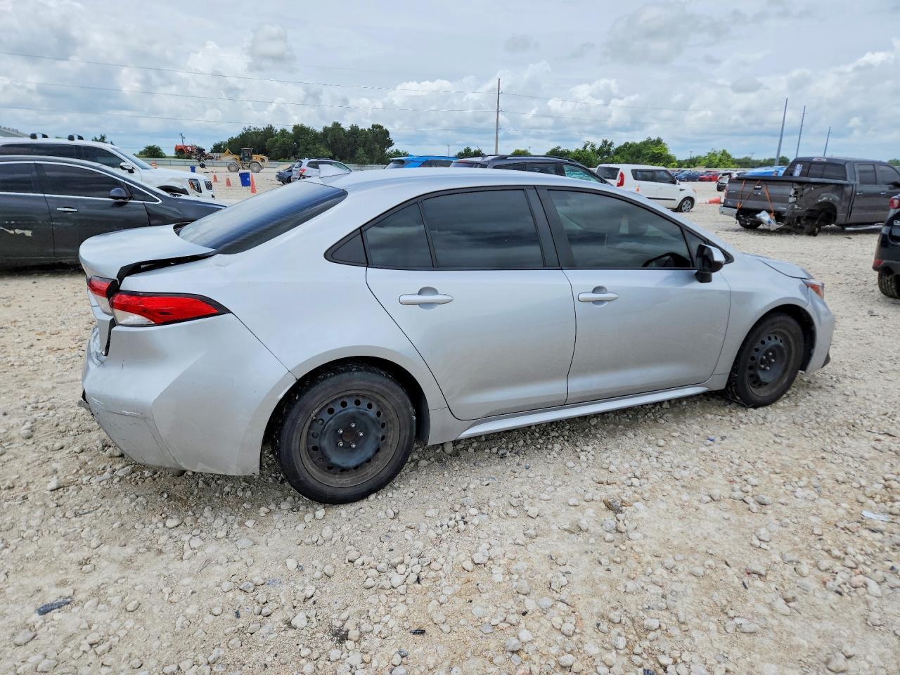 2021 Toyota Corolla Le - Image 3