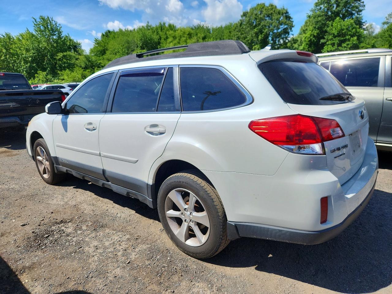 2013 Subaru Outback 2.5I Limited - Фото 2