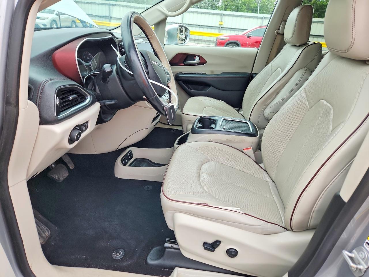 2020 Chrysler Pacifica Limited - Image 7