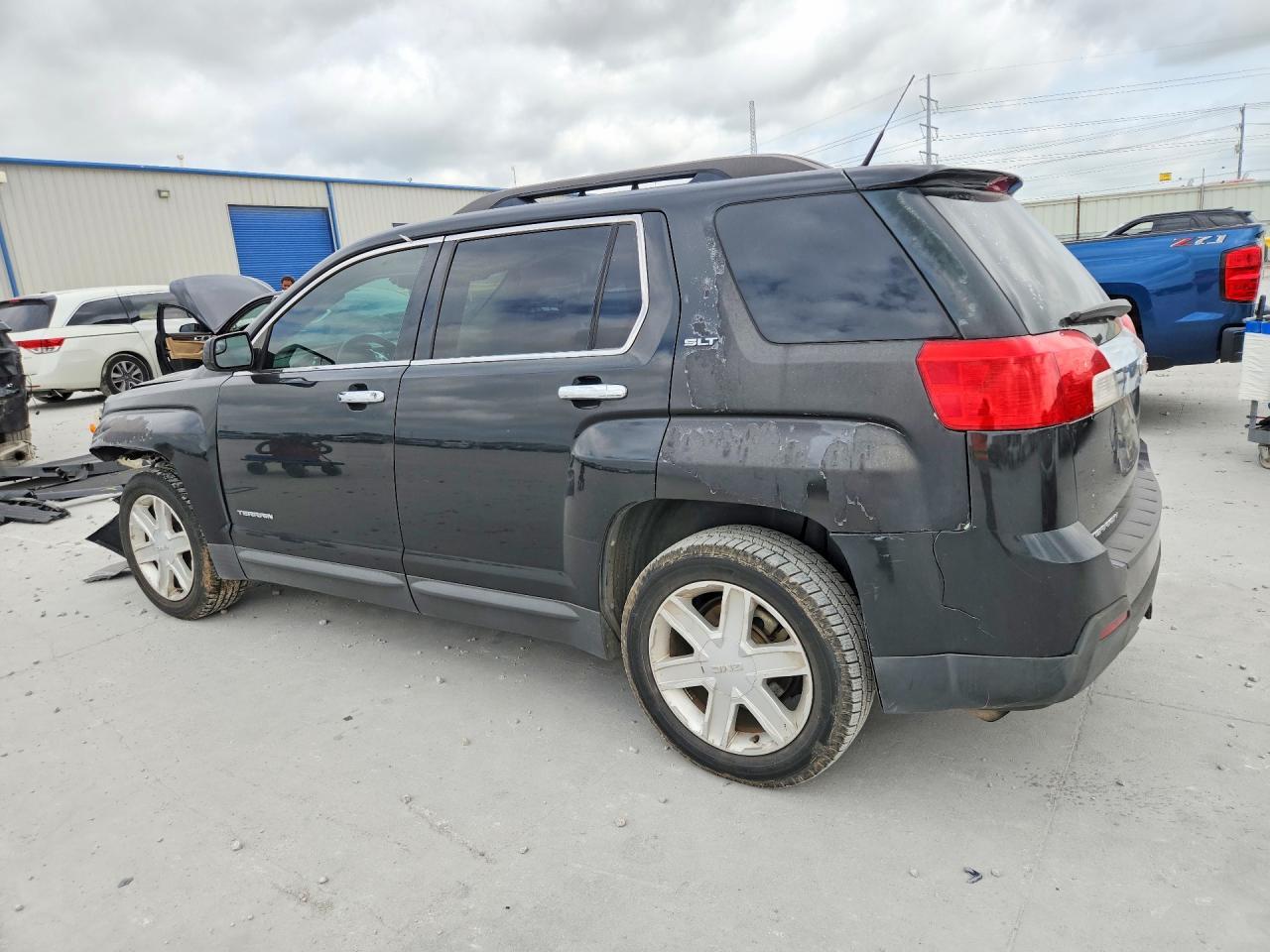 2012 GMC Terrain Slt - Image 2