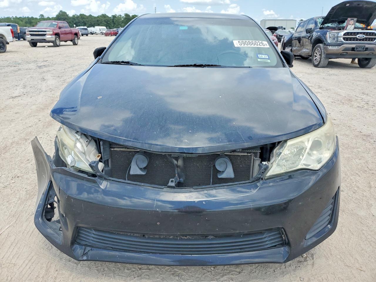 2014 Toyota Camry Le - Image 5