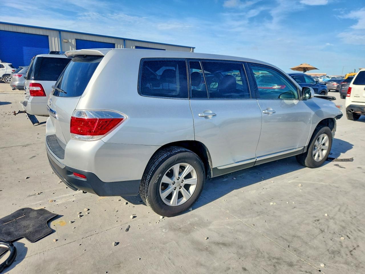 2013 Toyota Highlander Base - Image 3