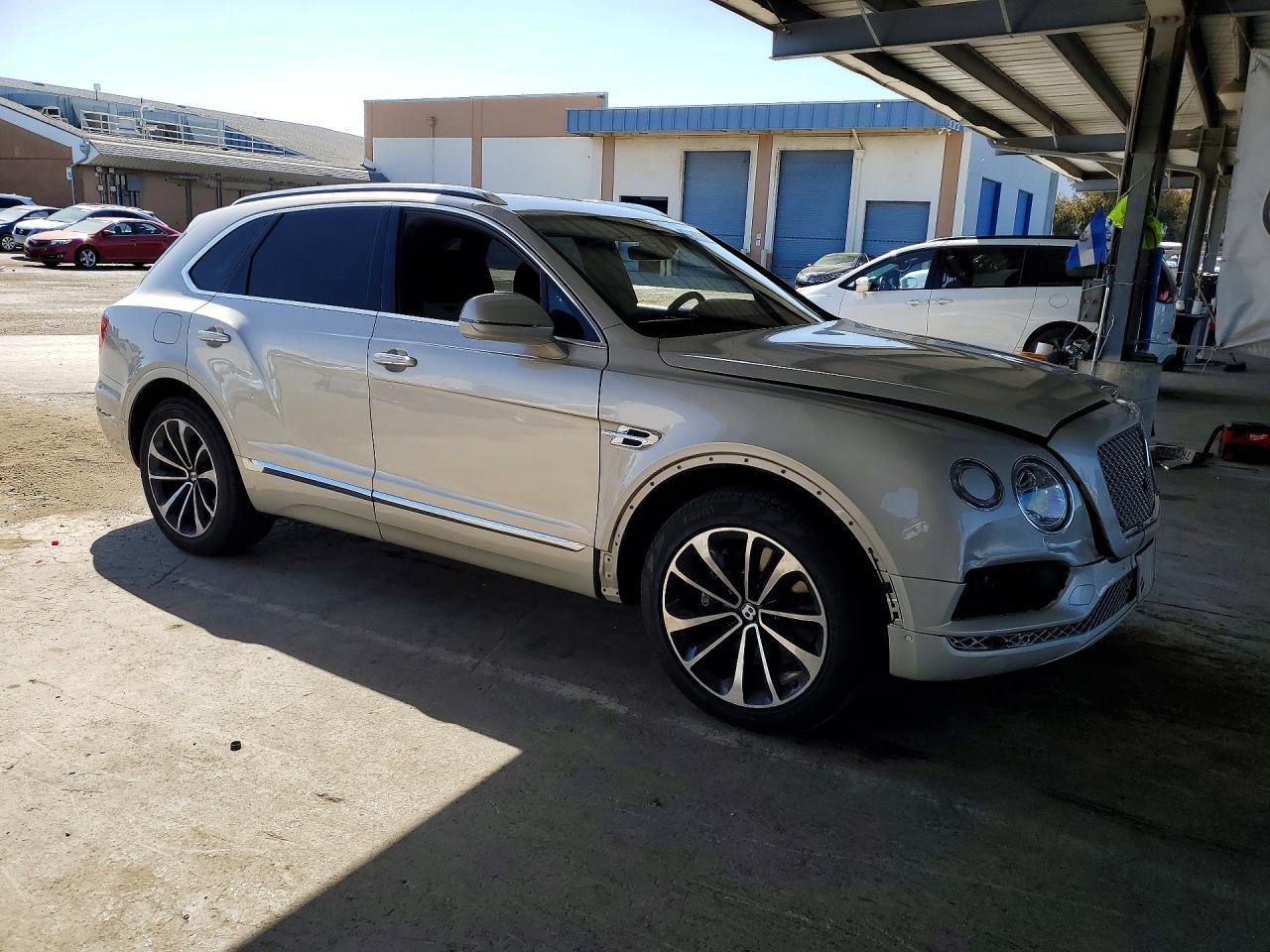 2018 Bentley Bentayga - Фото 4