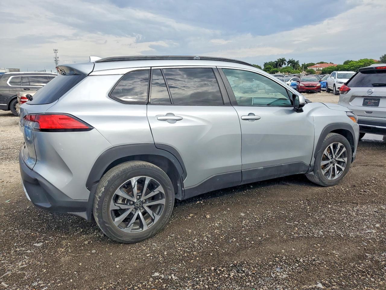 2023 Toyota Corolla Cross Xle - Фото 3
