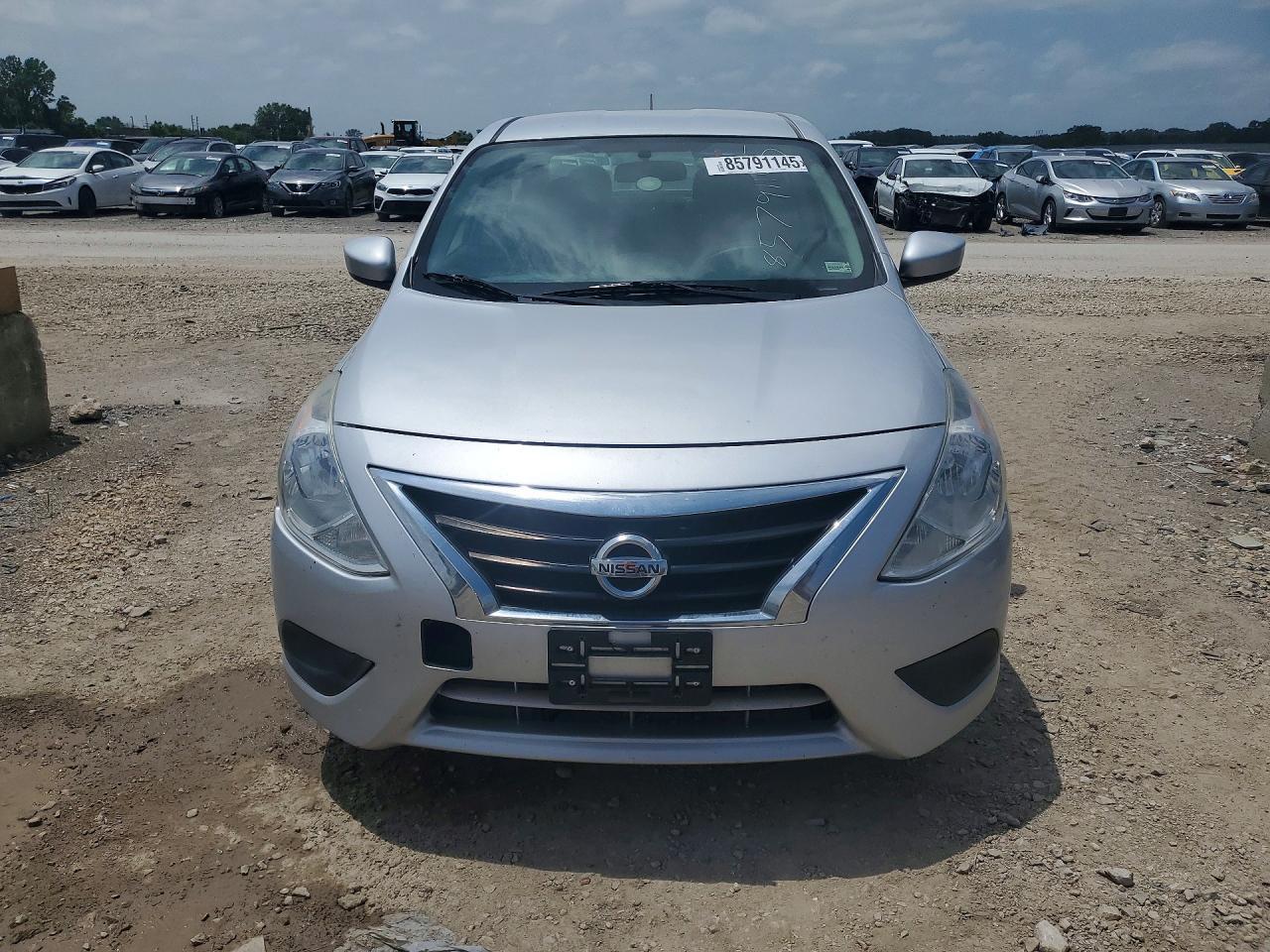 2016 Nissan Versa S - Фото 5
