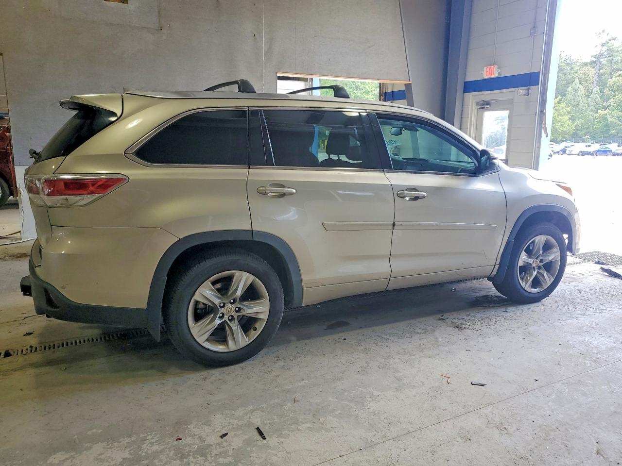 2015 Toyota Highlander Limited - Image 3