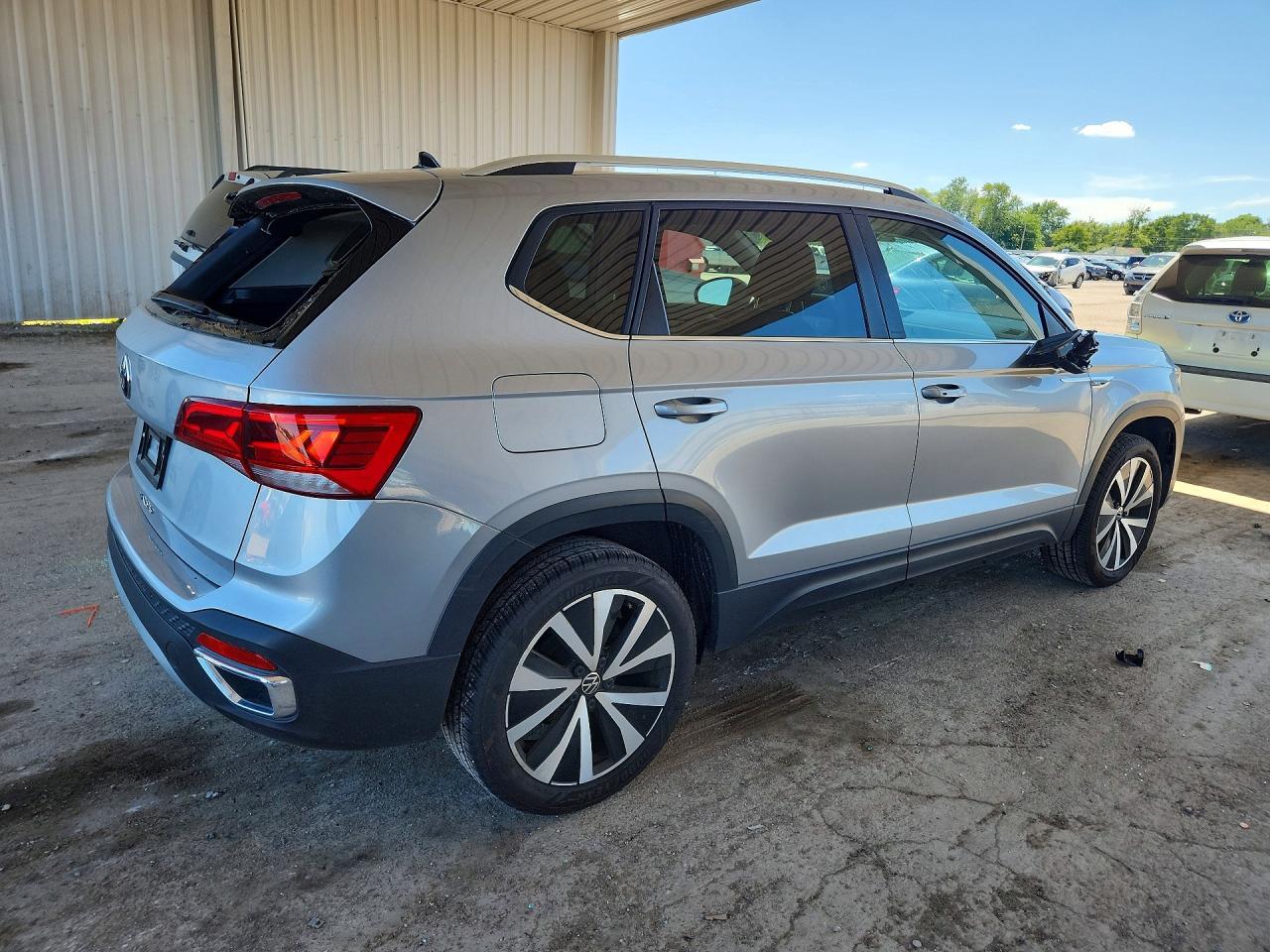 2024 Volkswagen Taos Se - Фото 3