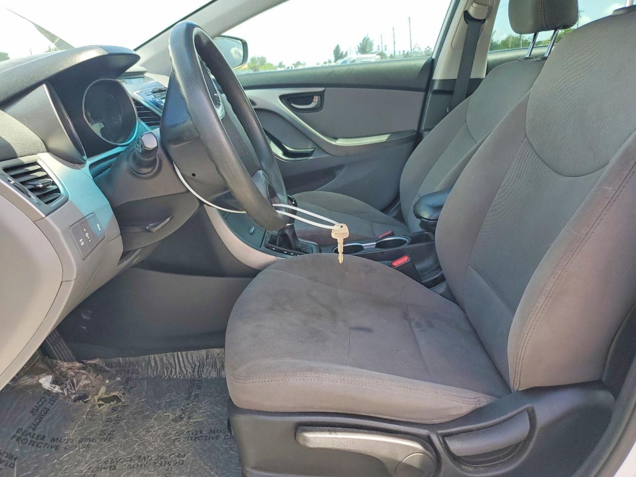 2016 Hyundai Elantra Se - Фото 7